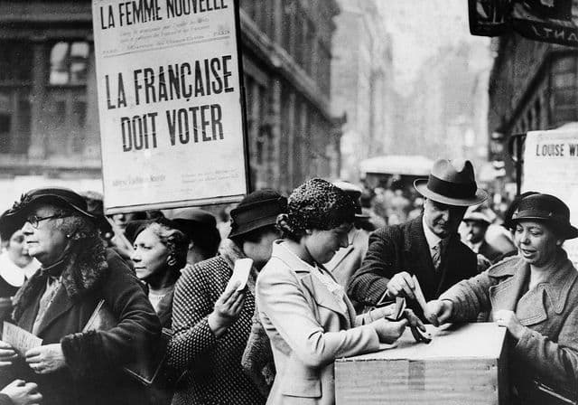 Affiche commémorant le droit de vote des femmes en France